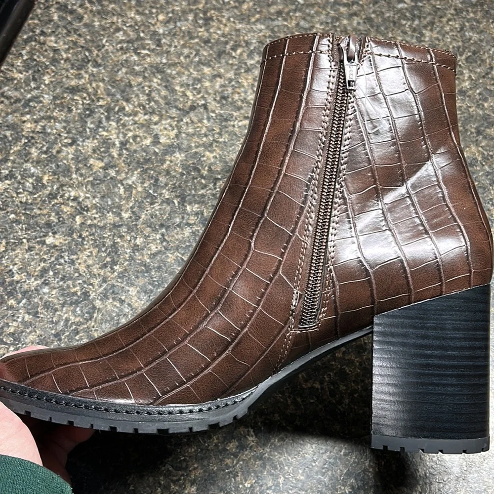 White Mountain Faux Crocco Leather Boots- NWOB - Picture 4 of 6